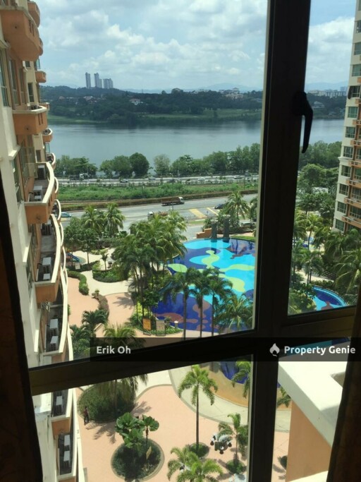 East Lake Residence Seri Kembangan  For Sale Corner Unit 1093sqft