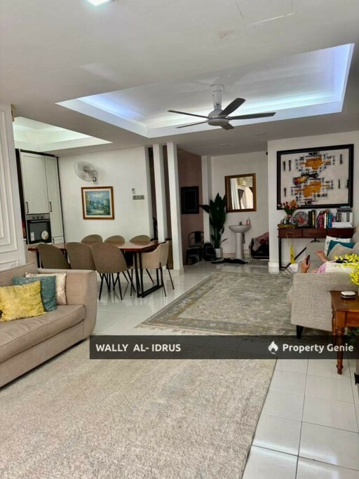 3 Storey Town House Prima Court