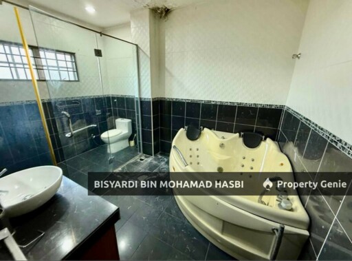 Big Land Corner Lot, Double Storey Semi-D @ Jln Kristal, Seksyen 7, Shah Alam