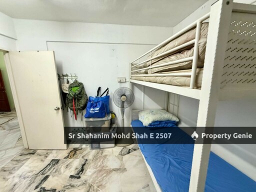 Flat PKNS Block 2 Seksyen 7, 40000 Shah Alam, Selangor