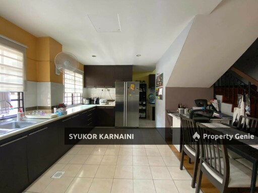 2.5 Storey CondoVilla Persada jalan Nova Subang Bestari