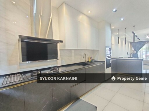 ELMINA GREEN 1 Jalan Casuarina