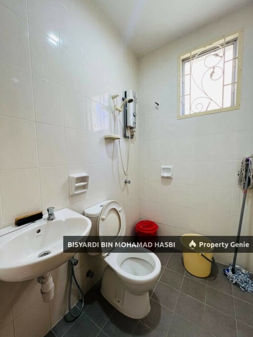 3,412sq.ft Partly Furnished 2 Storey Semi D Jalan Makmur Saujana Impian Kajang.