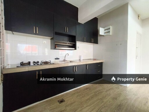 Partially Furnished & 2 Parking | Penthouse @ Vista Millennium Condominium, Puchong Perdana FOR SALE!