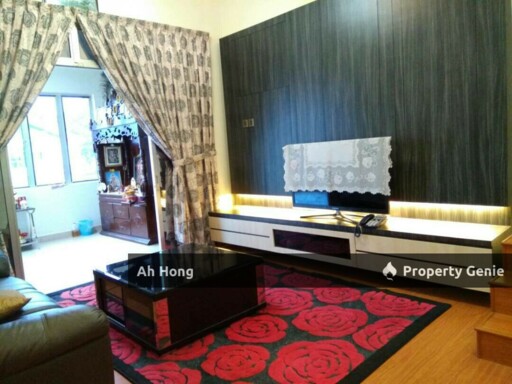 Kempas Utama / Double Storey Semi D / Serrisa Villas / Corner Lot / Renovated / Freehold