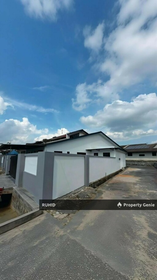 Taman Suria Single Storey Corner Lot, Fully Renovated, 4R3B, Freehold