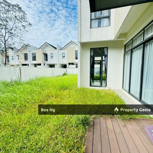 Avira Medini Iskandar @ 2 storey garden terrace corner lot