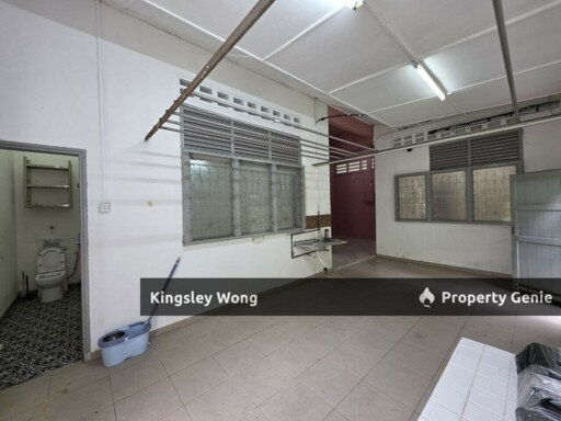 Canning Garden Single Storey Corner House Big Side Land Freehold title Near Town Area