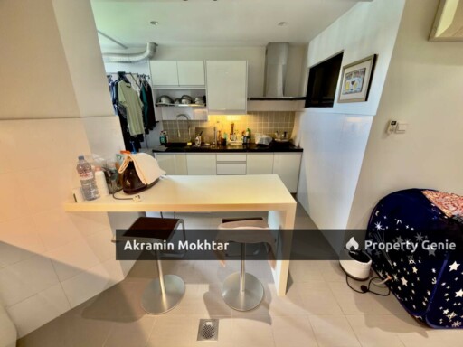 Freehold, Fully Renovated, Partially Furnished & 1 Parking | Robson Condominium Seputeh Kuala Lumpur .