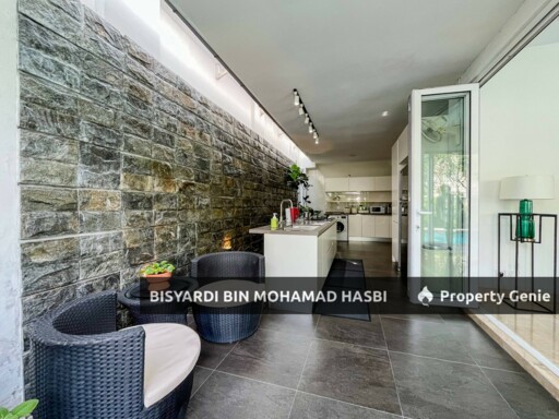 Fully Renovated With Swimming pool 3 Storey Corner Lot Semi D @ Changkat Kiara Bayu, Dutamas, Mont Kiara Kuala Lumpur .