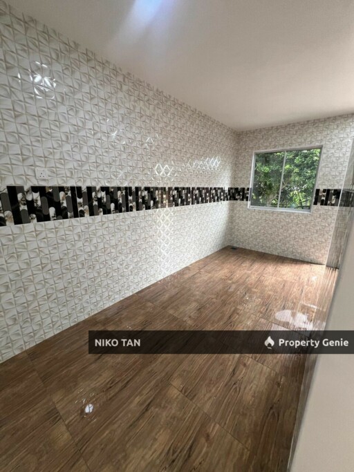 Jalan Sri Putri Double Storey End Lot With Extra Land