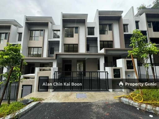 Nassim Heights Ampang Selangor 3 Storey Terrace House For Sale