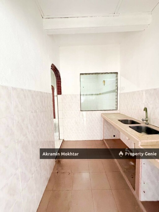 Freehold, End Lot & Renovated | Double Storey Bandar Puchong Jaya , Puchong