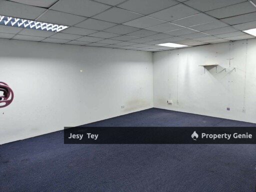 Taman Universiti - First Floor Shop For Rent