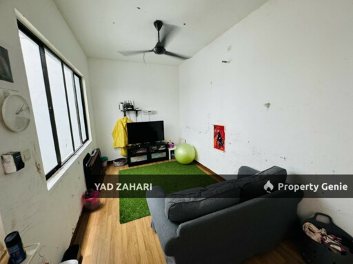 Aster Grove, Shah Alam | 3-Storey Superlink 5 Bedrooms | RM1.1M - Freehold, Below MV & Spacious Parking