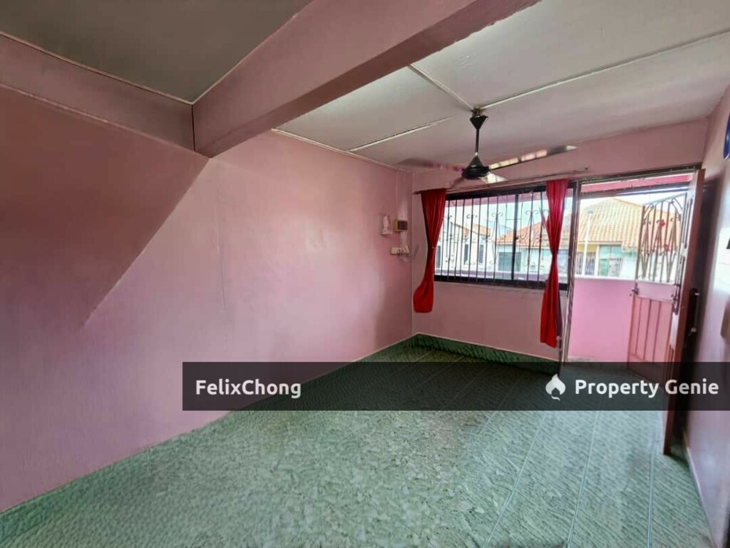 Ungku Tun Aminah Low Cost Flat,Skudai,Level 3,blok 72,Renovated