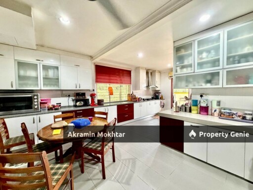 Freehold & Renovated | Setingkat Setengah Bungalow Jalan Tasik Biru Sungai Buloh