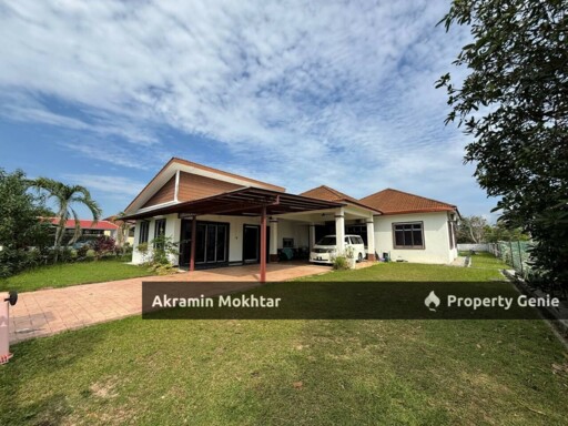 Freehold & Partially Furnished | Single Storey Bungalow Idaman Villa Bandar Sri Sendayan, Seremban