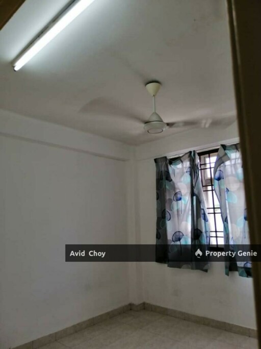 Vista Seri Alam Apartment, (Level 2)for Sale Rm240,000