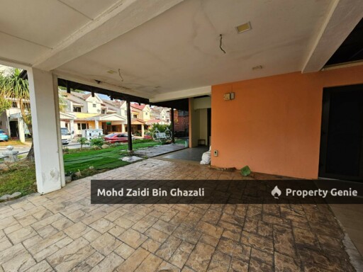 Below Market Renovated  2.5 Storey Terrace Presint 8