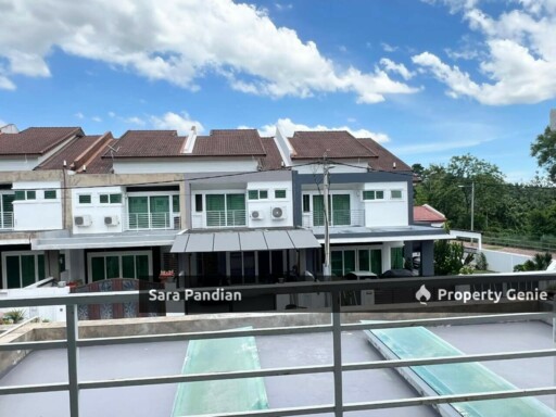 Freehold Botani Large Double Storey House
