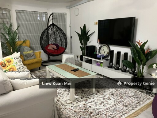 Well Renovated Fully Extended 2 Storey Terrace @Taman Kelana Indah, SS7 Kelana Jaya. Close to amenities & easy access to Highways. Short distance to Paradigm Mall. Call Ms Liew 019-2399825 for viewing