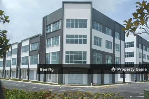 Aster Heights @ Tropicana Uplands/3 Storey Shop