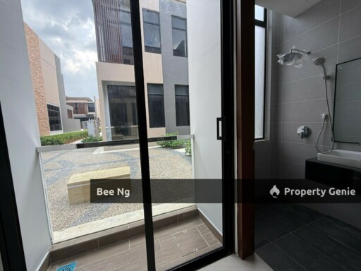 Aurora Sentral Resort Villas / Iskandar Puteri / End Lot / 2 Storey Terrace 24x75 / Brand New