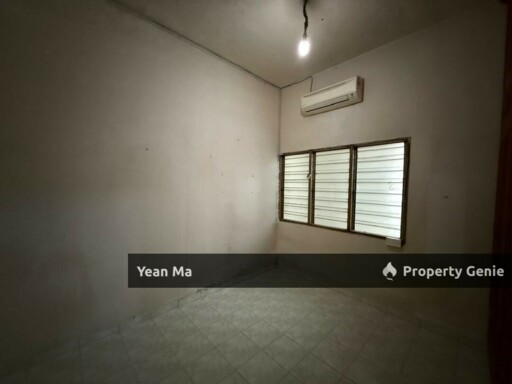 (Corner Lot)2 Storey Taman Rawang Jaya For Sales