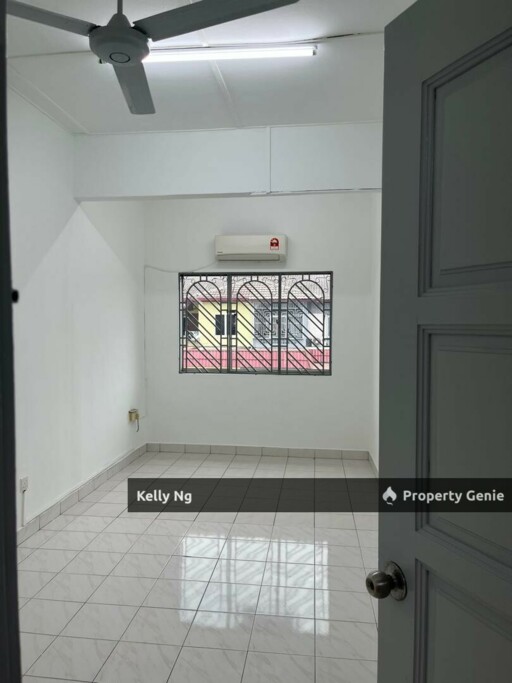 Double Sty House At Taman Klang Utama For Rent