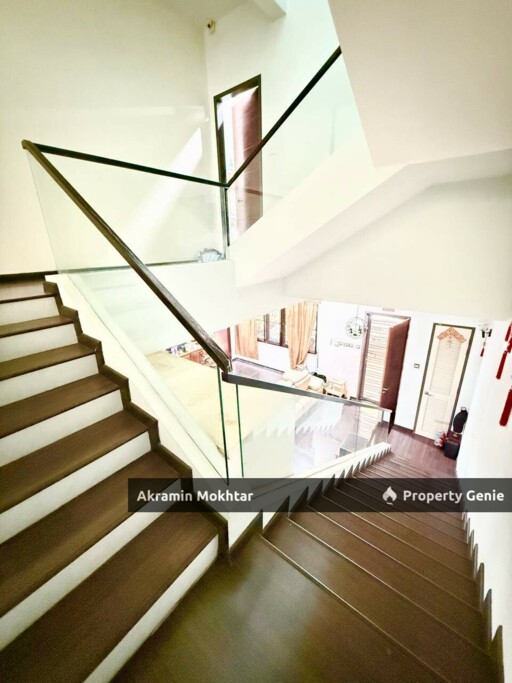 Freehold & Fully Renovated | 3 Storey Semi-D Taman Saujana Suria Kajang