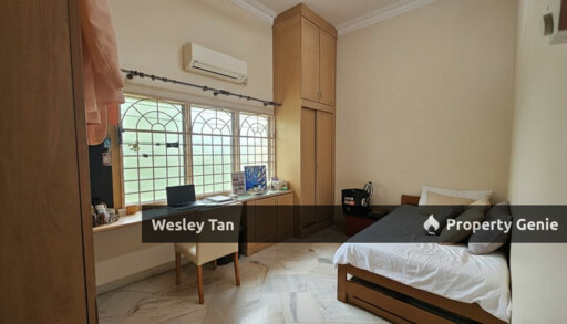 Single Storey SemiD Ayer Keroh Fully Extended 5rooms Extra Garden Area
