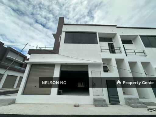 S2 Ikon @ Centrio Brand New Shop Office End lot For rent