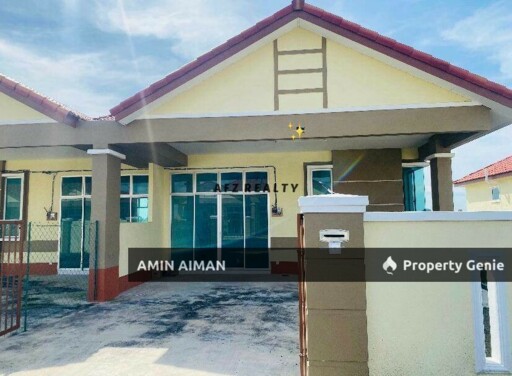 Rumah Lawa tepi Padang Mainan