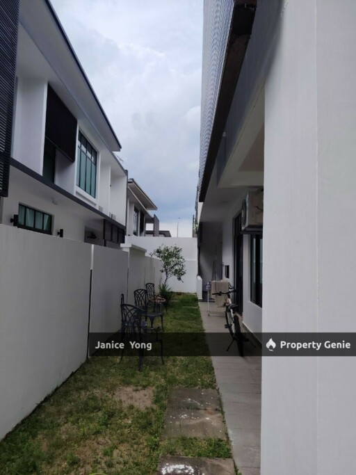 Grey Stone Adda Heights Cluster House For Rent