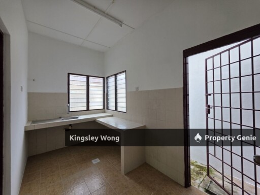 Botani Freehold Facing Field Single Storey Terrace House Renovated Unit
