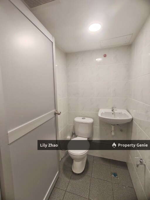 Office Room for Rent, 400 sqft, Private Toilet, Newly Renovated, Prime Area, 2nd Floor Grand Plaza Putatan 5 Town, Kota Kinabalu