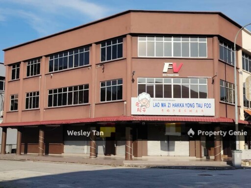 Melaka Raya 3 Storey Corner Shoplot For Rent