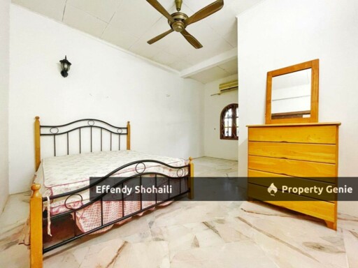 PANTAI SEPANG PUTRA BUNGALOW