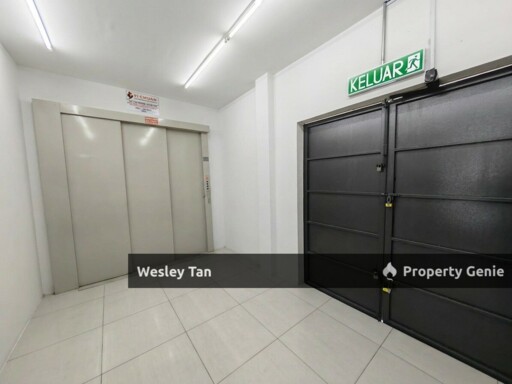 Main Road End Shoplots Opposite AEON Bandaraya Melaka For Rent