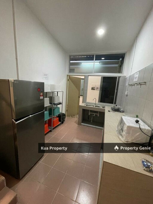 Master Room for Rent at Hui Sing