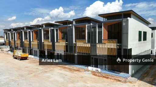 Indah Prime 2 @ Bukit Indah /Double Storey Shoplot /Hot Area