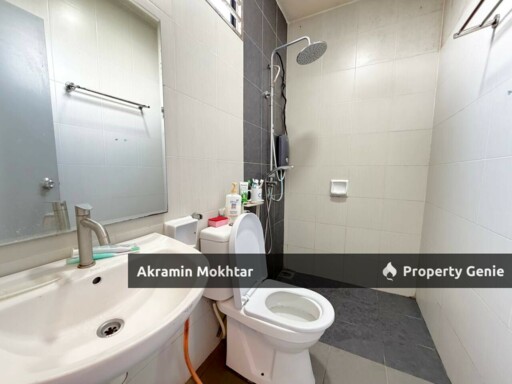 Facing Open, Freehold & Rizab Melayu | 2.5 Storey Terrace Intermediate  Taman Mawar Salak Tinggi Sepang