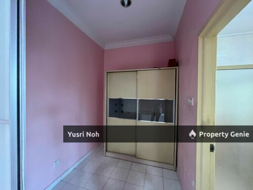 2 Storey Seksyen 7 Shah Alam - Partial Furnshed! Good Condition