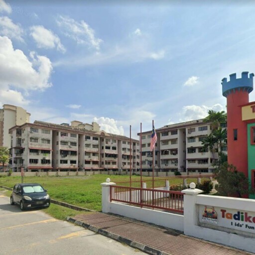Daisy Apartment Taman Kinrara Seksyen 2