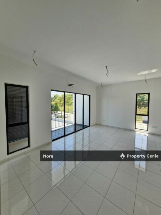 FOR SALE | EXCLUSIVE CORNER LOT LAMAN DELFINA, NILAI IMPIAN