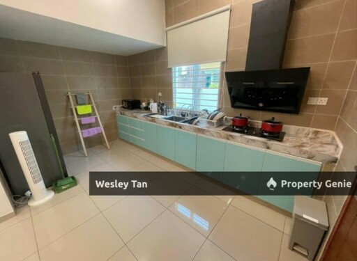2 Storey Bungalow Paya Rumput Perdana 24/7 Gated Guarded 4 Beds | 3 Baths Fully Furnished & Fitted Land Size: 50 x 80