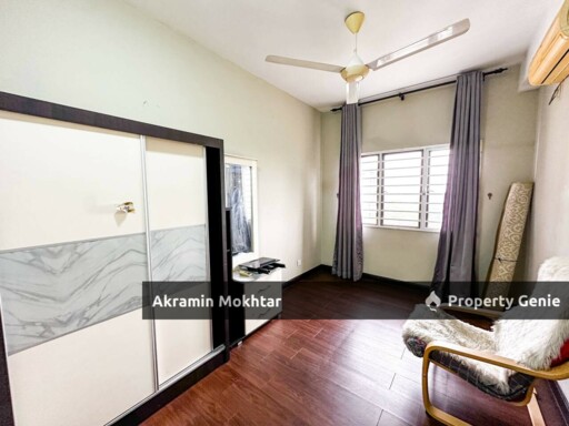 Freehold, Renovated, Partially Furnished & 1 Parking | Kristal Villa Condominium, Kajang 2