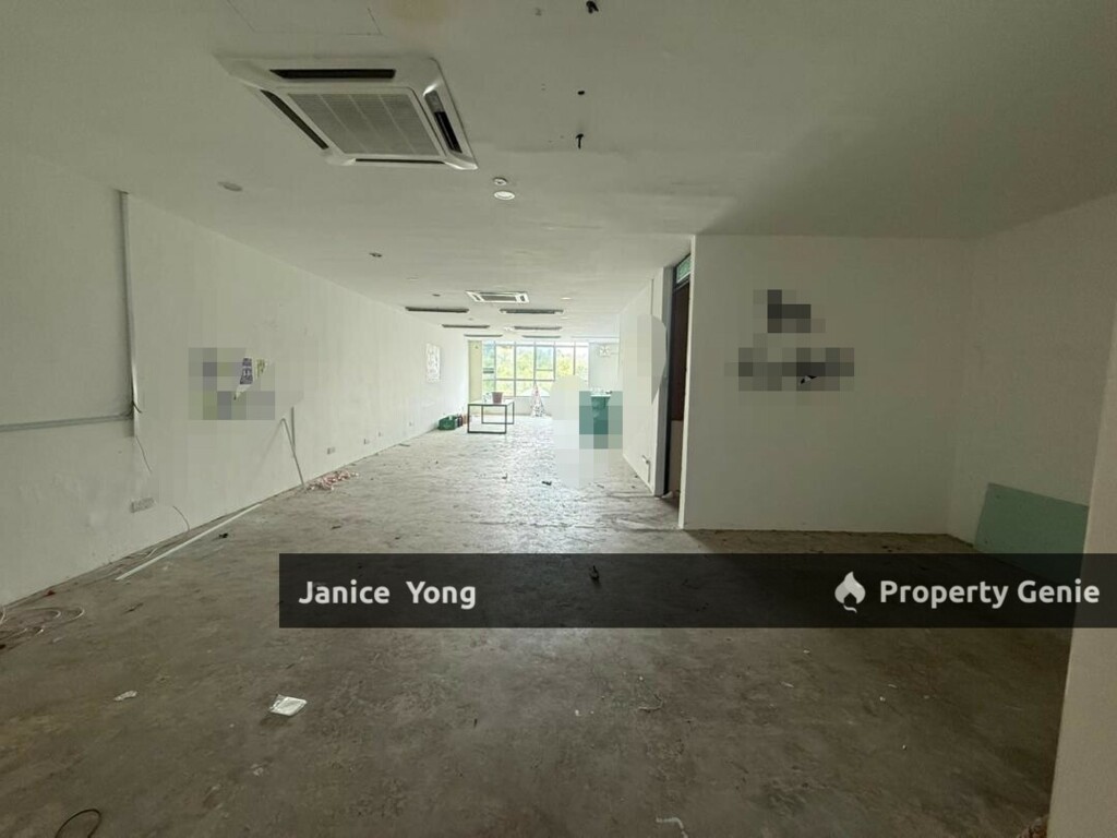 Mount Austin Jalan Austin Height 8/8 @ Shoplot For Rent