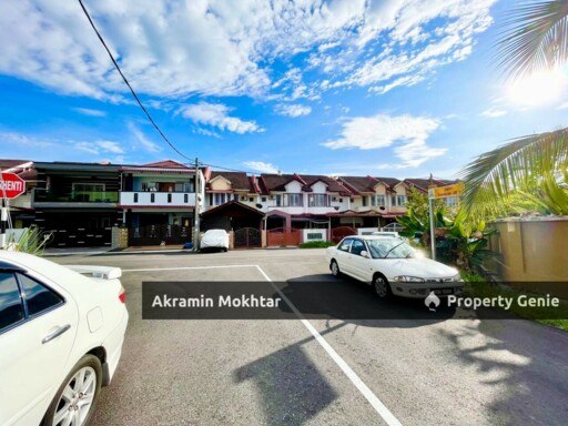 Freehold, Corner Lot & Fully Renovated | Double Storey Jalan Semarak Bandar Utama Batang Kali
